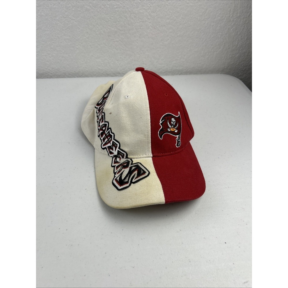 Vintage Tampa Bay Buccaneers NFL Embroidered 2 Tone Hat‎ Cap Game Day White Red